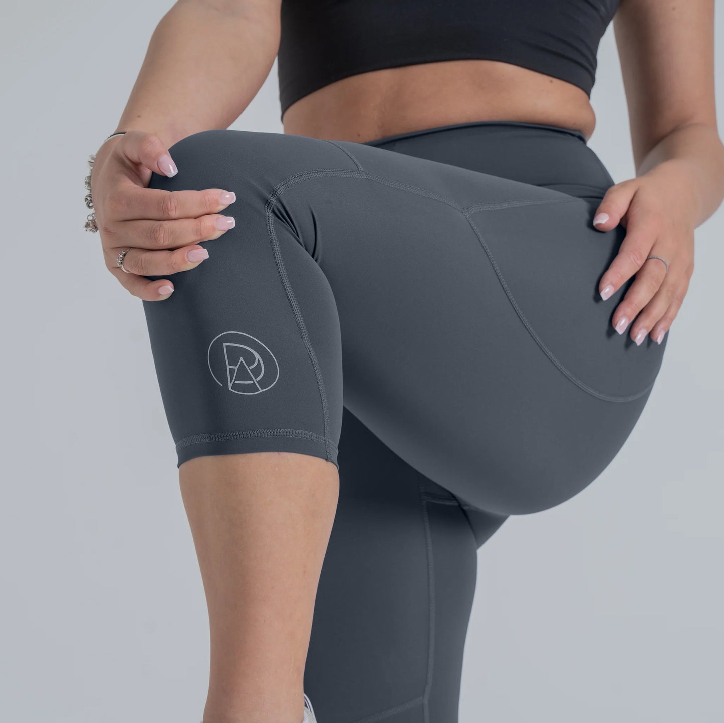 PADA Cropped Knee-Padded Leggings in Navy/Black/Grey