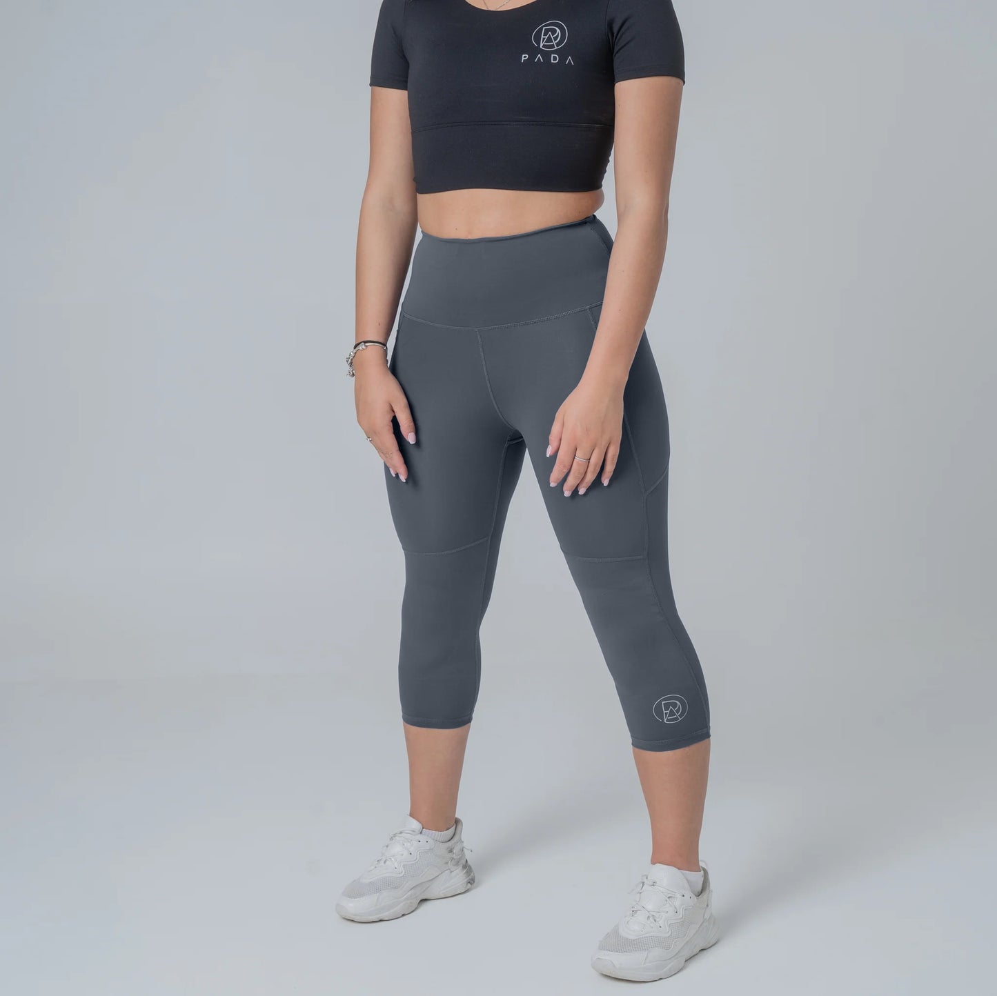 PADA Cropped Knee-Padded Leggings in Navy/Black/Grey