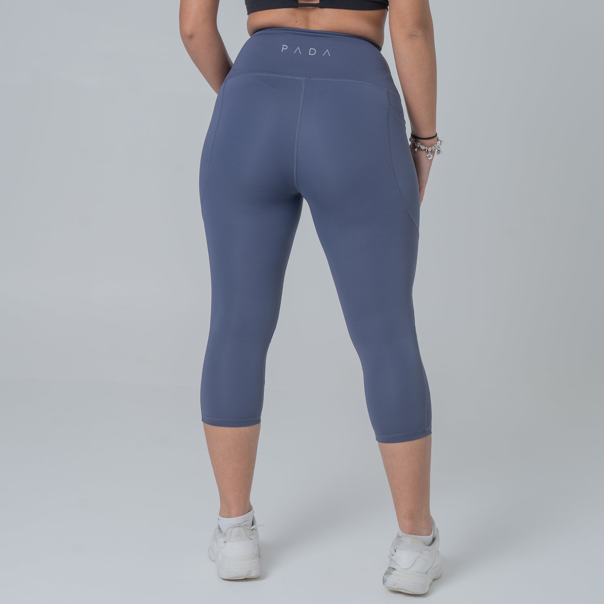 PADA Cropped Knee-Padded Leggings in Navy/Black Pada