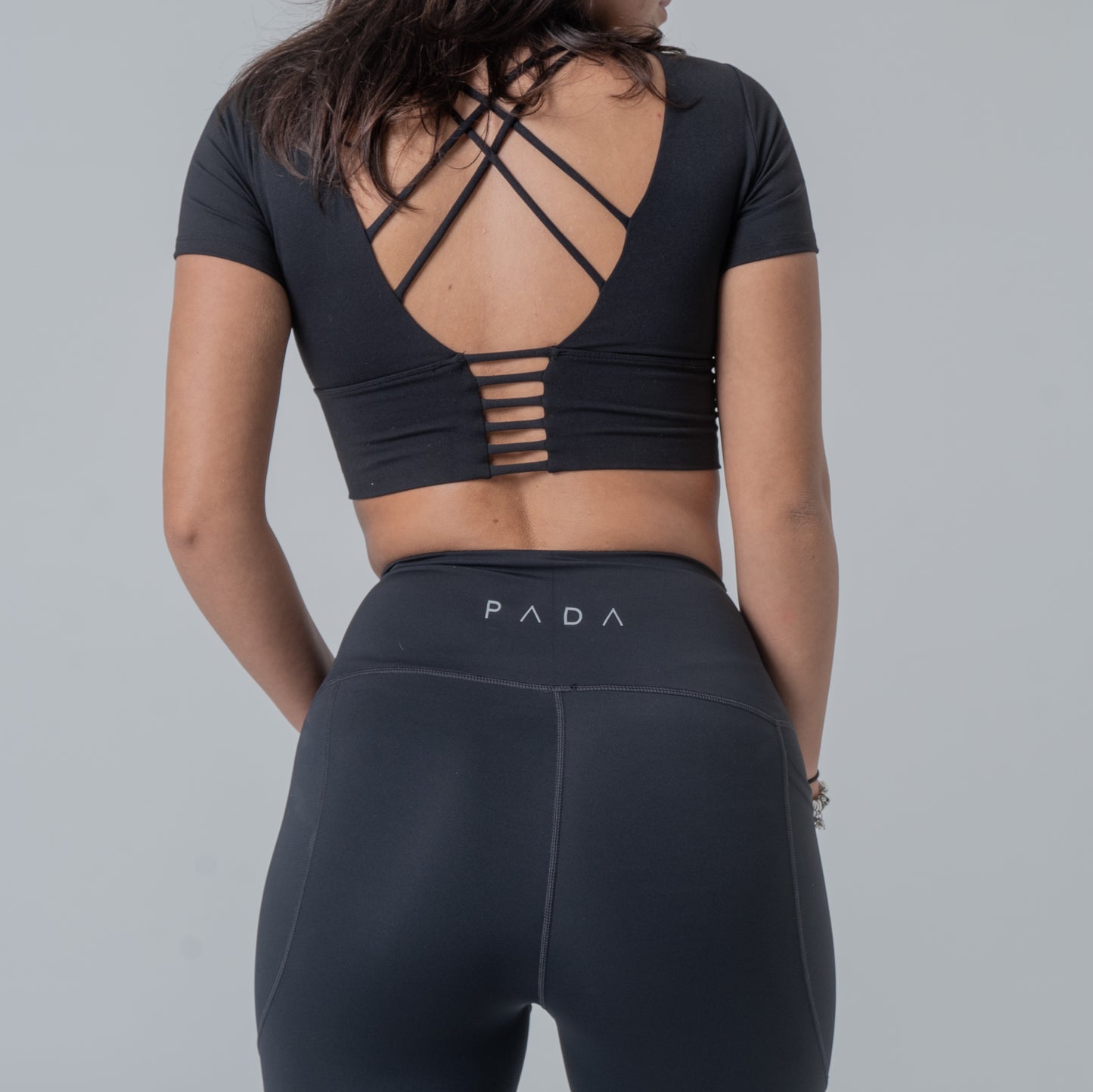 PADA Cropped Knee-Padded Leggings in Navy/Black Pada