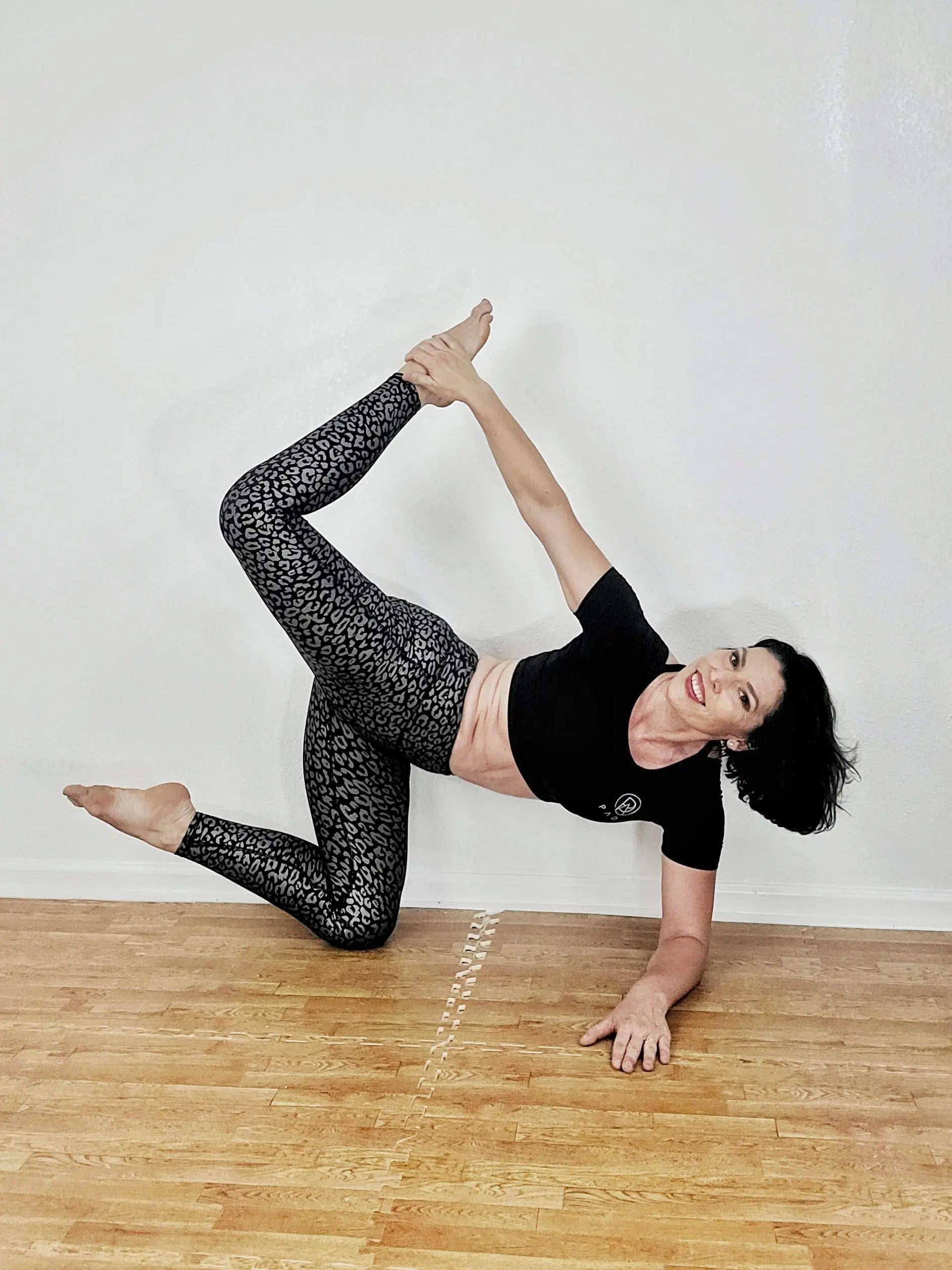 Pada Ultimate The Ultimate Knee Support for Yoga with PADA’s Knee Padded Leggings – Pada